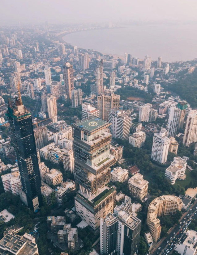 Bên trong dinh thự 27 tầng của gia tộc Ambani: Thế giới xa hoa năm 2026 - Ảnh 4.
