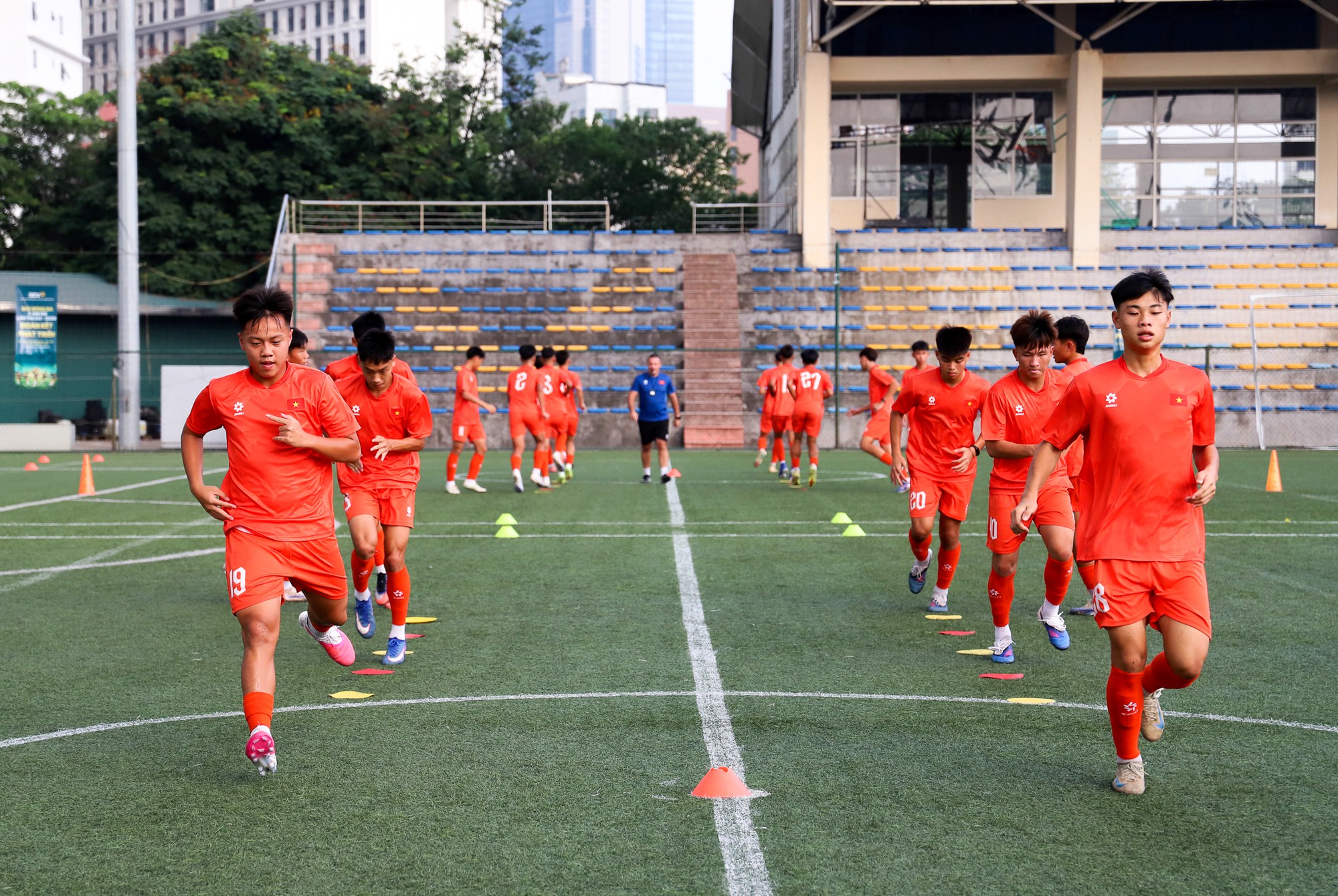 Tuyển Việt Nam chốt đội hình dự World Cup đặc biệt nhất lịch sử - Ảnh 1. Tuyển Việt Nam chốt đội hình dự World Cup đặc biệt nhất lịch sử - Ảnh 1.