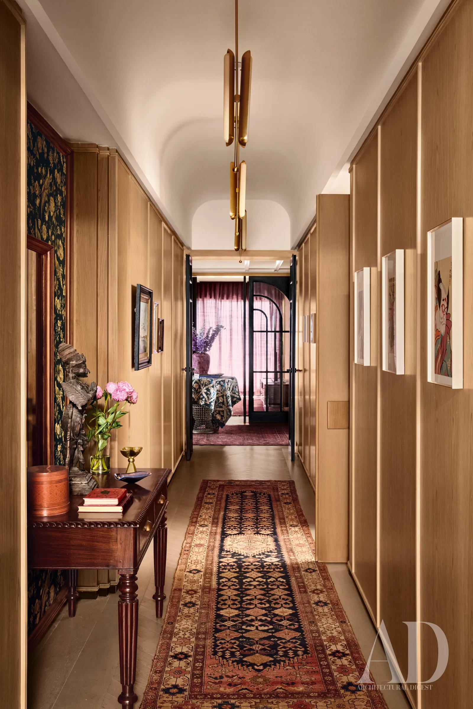 Gallery - Căn hộ 370m² của cặp đôi quyền lực Ấn Độ: Không gian sống như cung điện - image 9