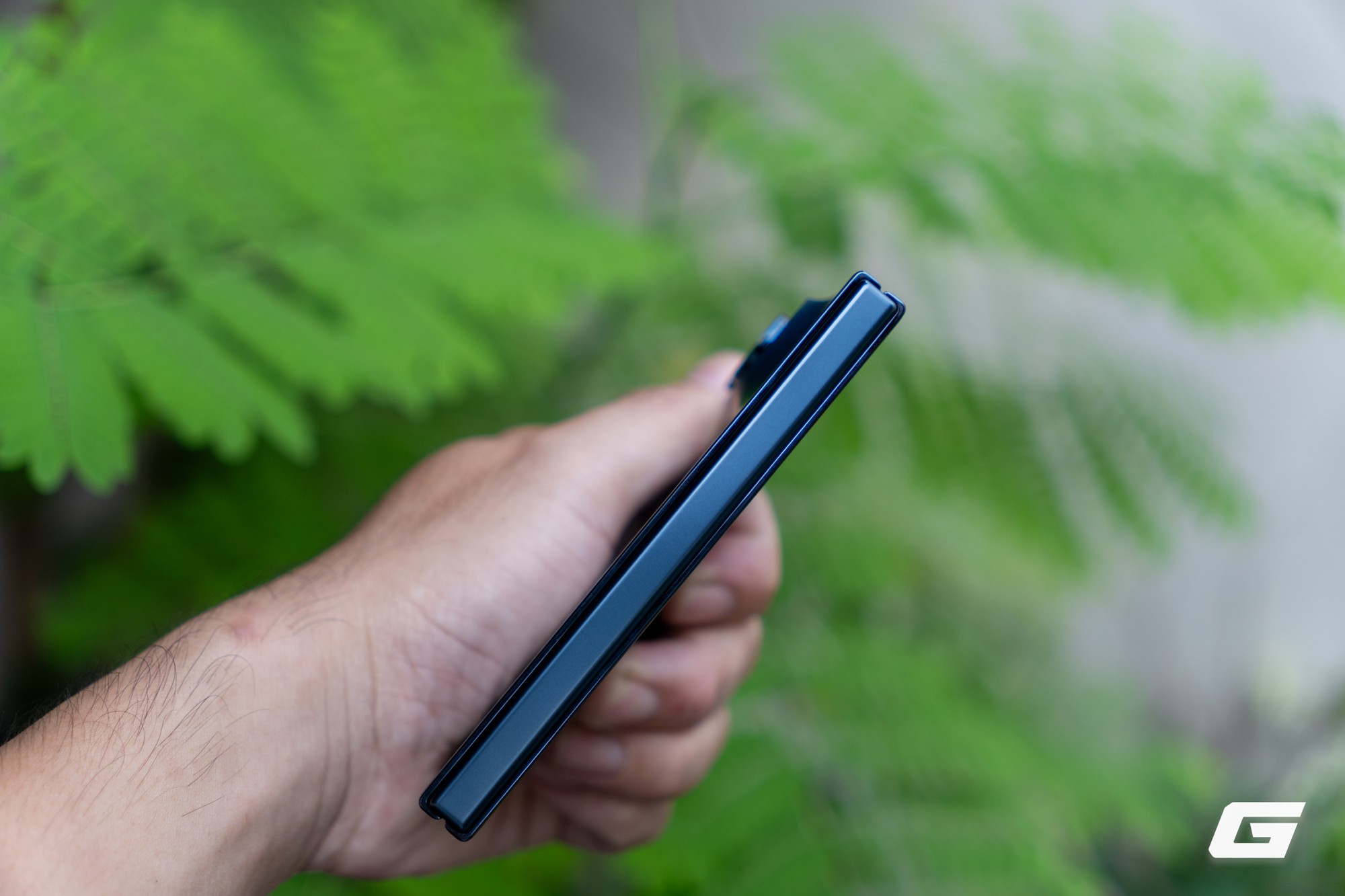 Đánh giá iPhone Duo 2026: Trải nghiệm ấn tượng với thiết kế gập và hai màn hình - Ảnh 11.