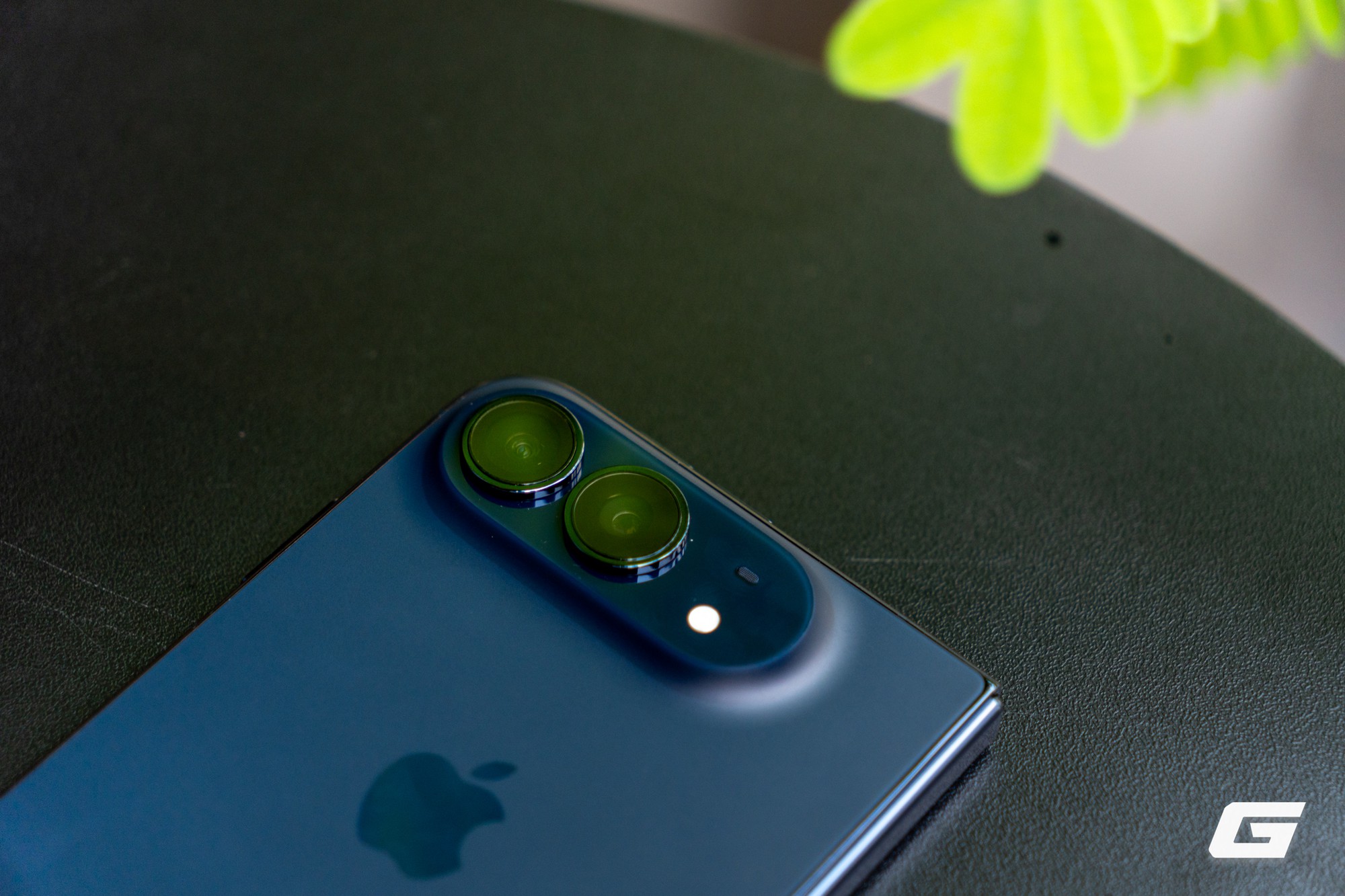 Đánh giá iPhone Duo 2026: Trải nghiệm ấn tượng với thiết kế gập và hai màn hình - Ảnh 14.