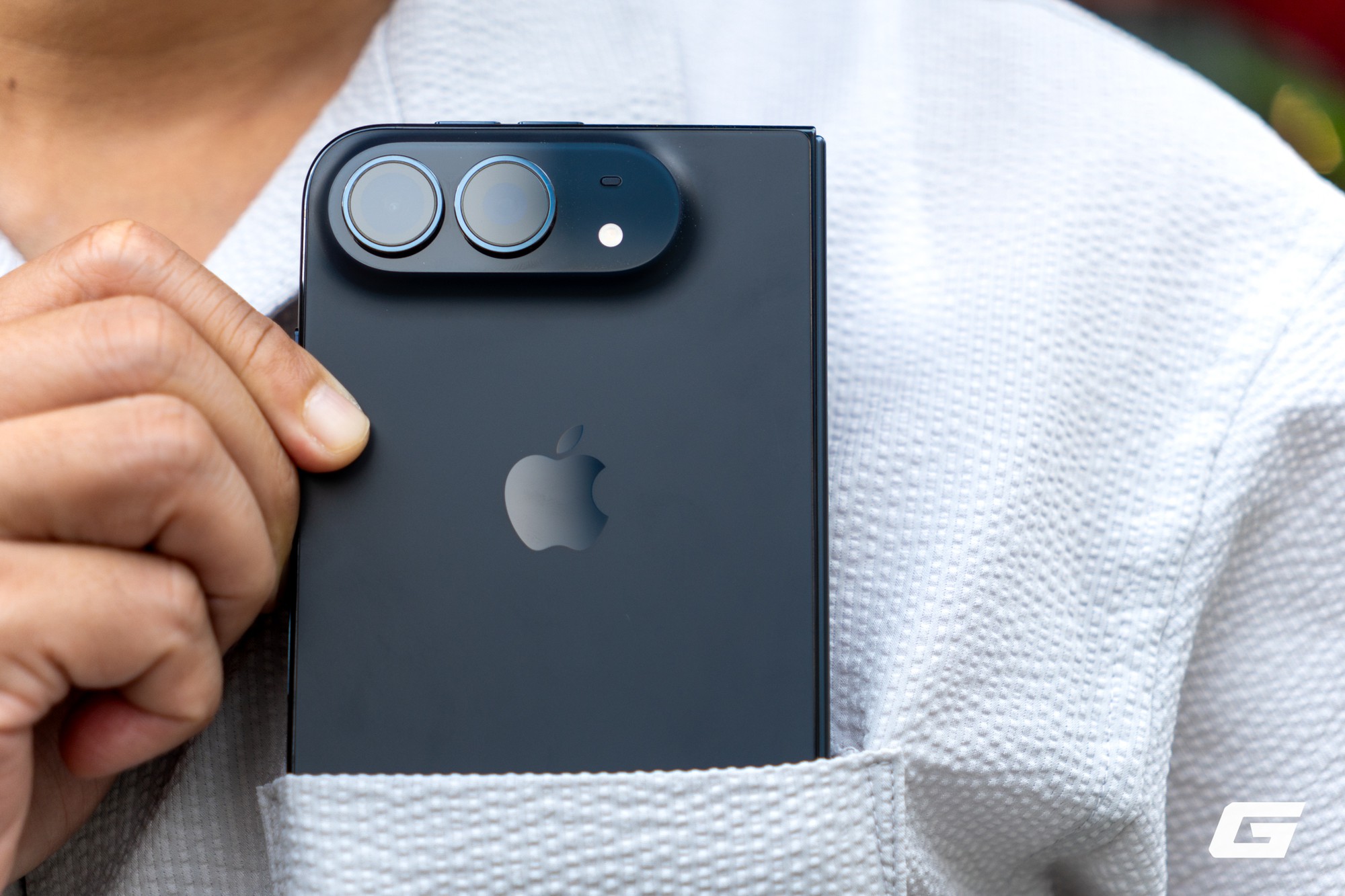 Đánh giá iPhone Duo 2026: Trải nghiệm ấn tượng với thiết kế gập và hai màn hình - Ảnh 13.