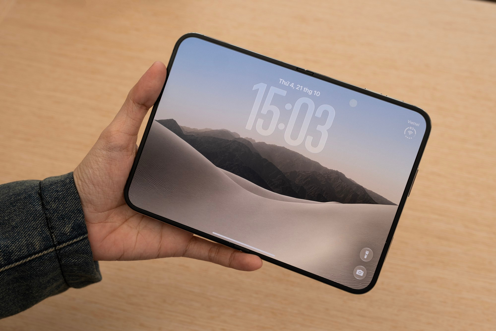 IPhone Duo bị thổi giá trên chợ đen lên tới 130 triệu đồng trong năm 2026 - Ảnh 1.