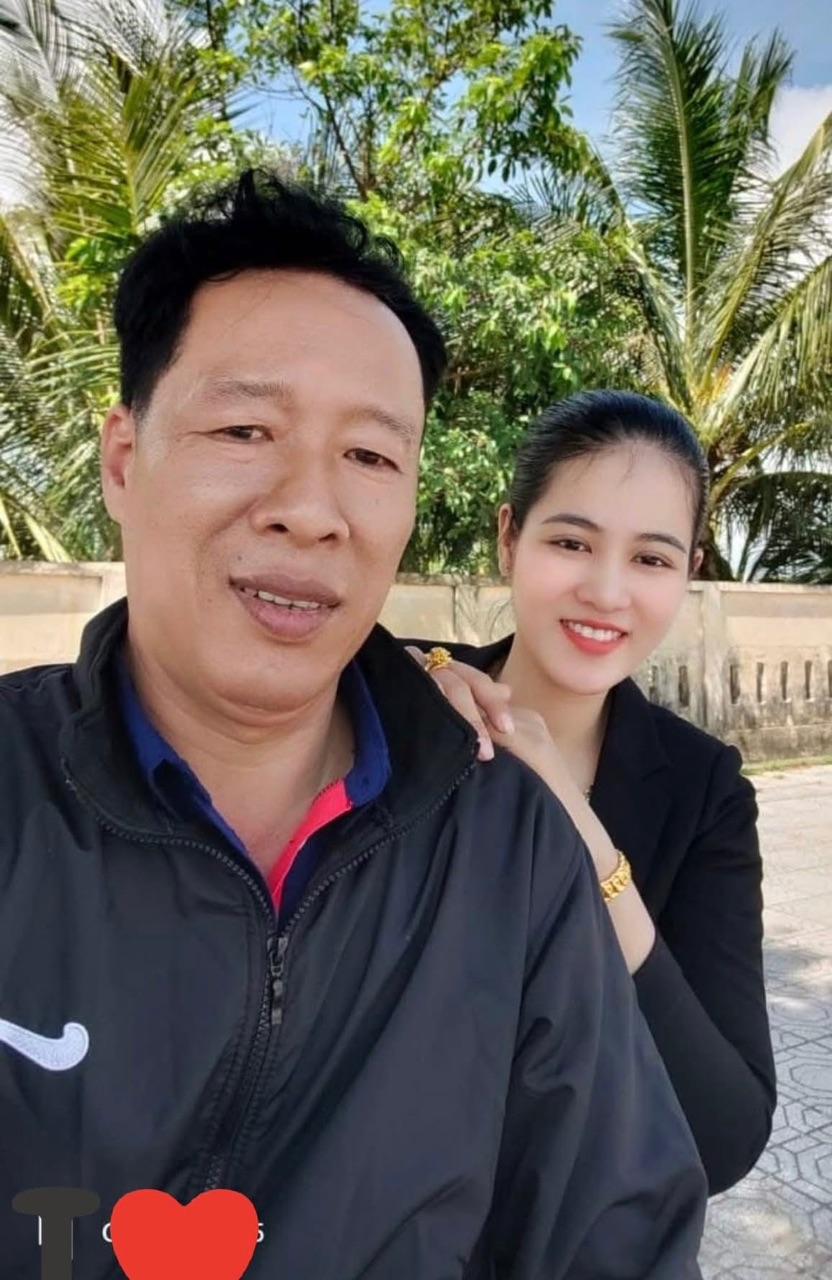 Gallery - Cô gái xinh đẹp lấy ông chú hơn 24 tuổi, mẹ kế bằng tuổi con chồng, cuộc sống hôn nhân bất ngờ - image 2