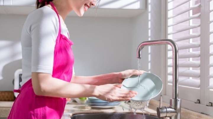6 Th&oacute;i quen rửa b&aacute;t nguy hiểm g&acirc;y bệnh tật cho gia đ&igrave;nh bạn - Ảnh 4.