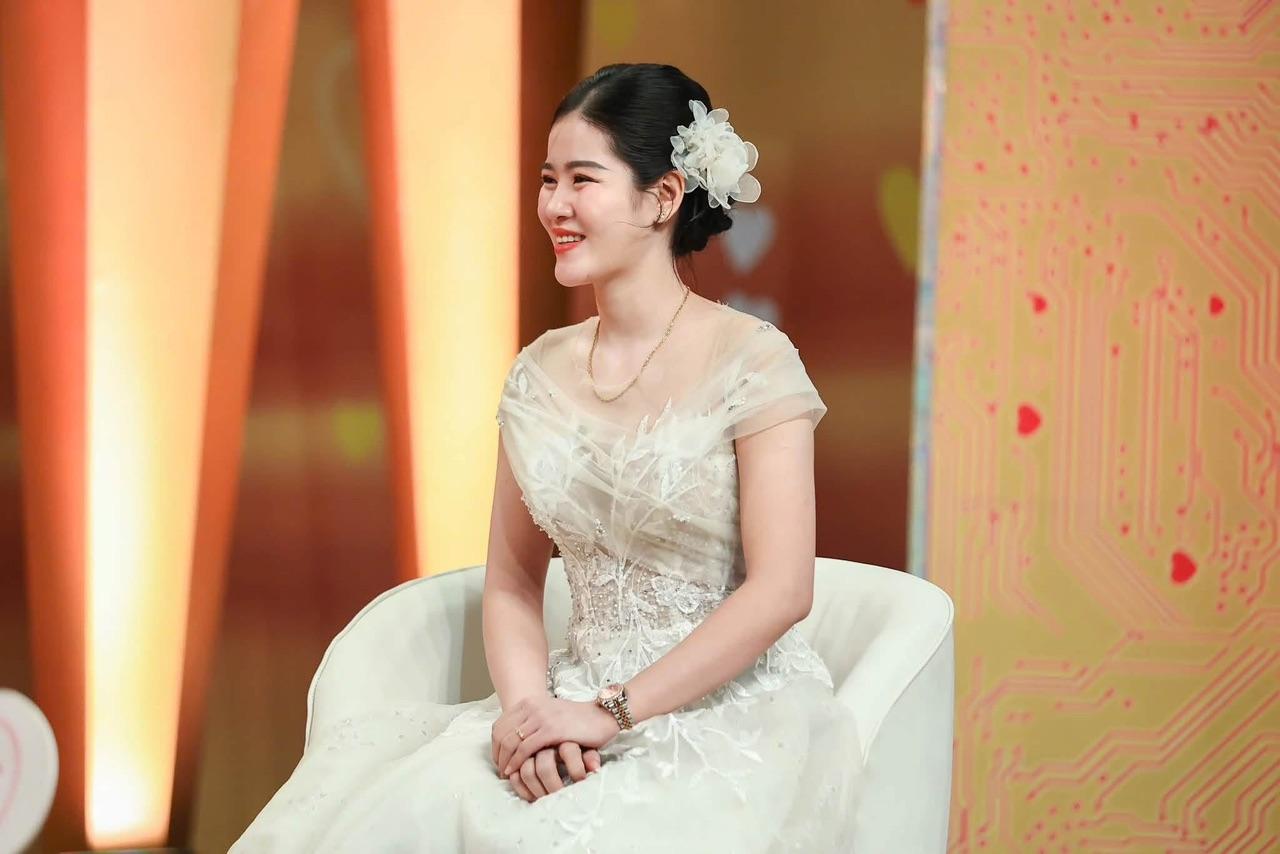 Gallery - Cô gái xinh đẹp lấy ông chú hơn 24 tuổi, mẹ kế bằng tuổi con chồng, cuộc sống hôn nhân bất ngờ - image 6