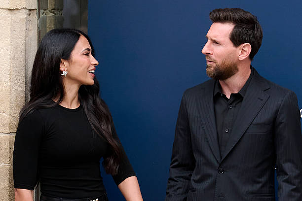 Vợ Messi tự hào khi GOAT nhận giải thưởng Hoàng gia Tây Ban Nha năm 2026 - Ảnh 2. Vợ Messi tự hào khi GOAT nhận giải thưởng Hoàng gia Tây Ban Nha năm 2026 - Ảnh 2.