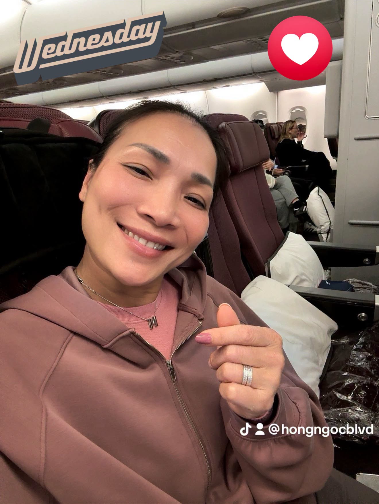 Hồng Ngọc chia sẻ câu chuyện tiết kiệm thú vị trong chuyến bay Đến Úc - Ảnh 1. Hồng Ngọc chia sẻ câu chuyện tiết kiệm thú vị trong chuyến bay Đến Úc - Ảnh 1.