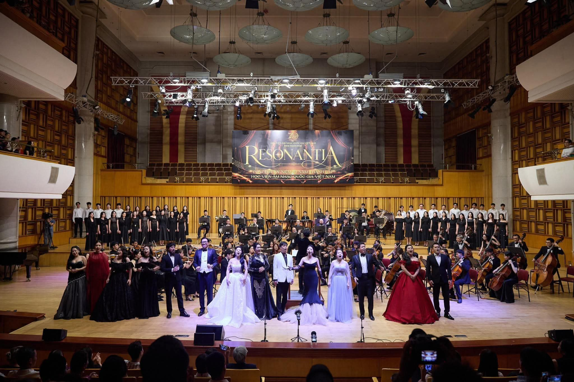 Concert Resonantia: Đêm thăng hoa của những giọng ca thính phòng hàng đầu Việt Nam - Ảnh 2.