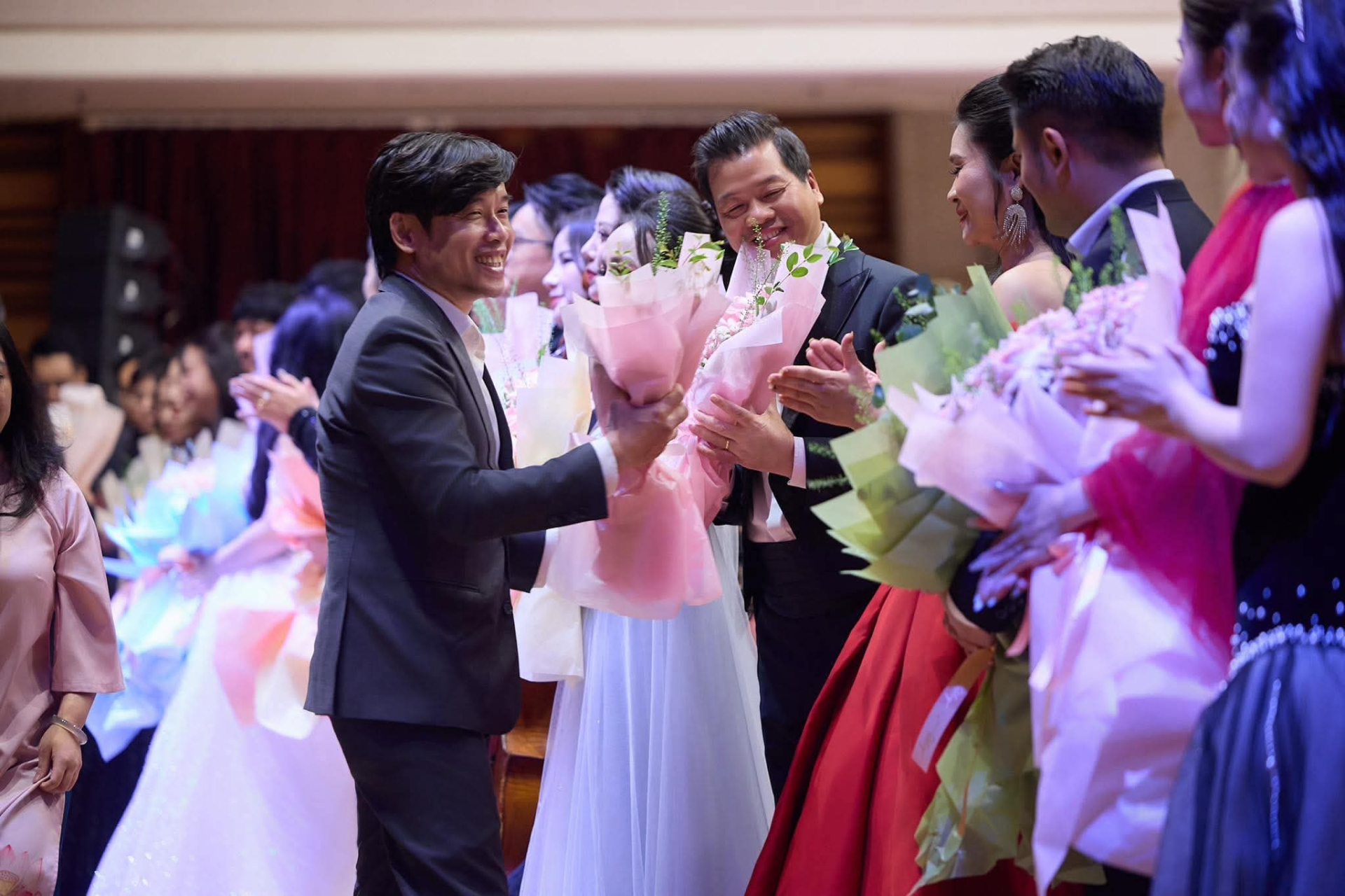 Concert Resonantia: Đêm thăng hoa của những giọng ca thính phòng hàng đầu Việt Nam - Ảnh 1.
