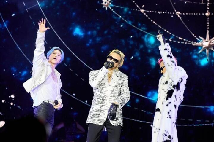 Sốt vé BIGBANG đêm thứ 2: Vé bán lại gần 100 triệu đồng/cặp - Ảnh 3. Sốt vé BIGBANG đêm thứ 2: Vé bán lại gần 100 triệu đồng/cặp - Ảnh 3.