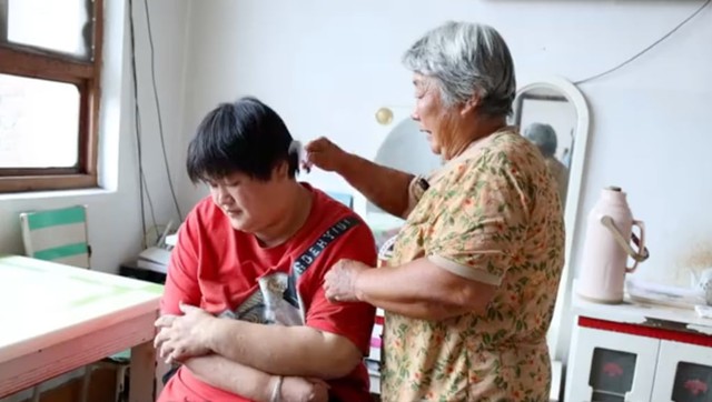 C&acirc;u chuyện cảm động về b&agrave; Xuan v&agrave; con d&acirc;u sau 17 năm chăm s&oacute;c tận t&igrave;nh - Ảnh 3.