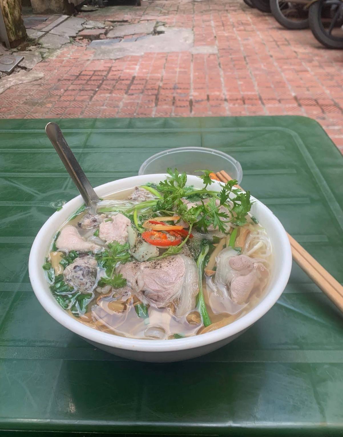 Bún mọc Cây Khế 40 . 000 Đồng trong biệt thự 100 tuổi giữa Hà Nội - Ảnh 4.