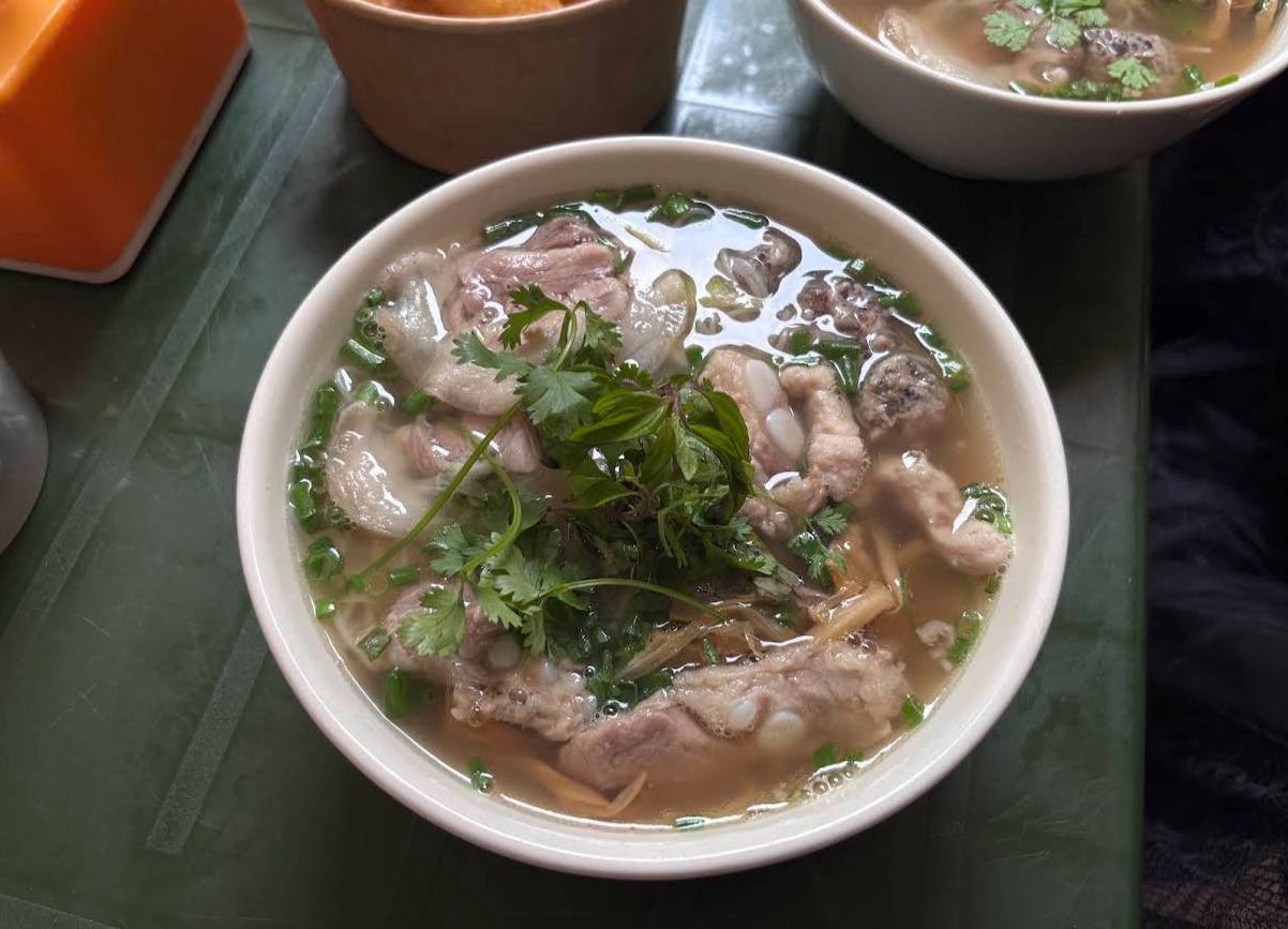 Bún mọc Cây Khế 40 . 000 Đồng trong biệt thự 100 tuổi giữa Hà Nội - Ảnh 2.