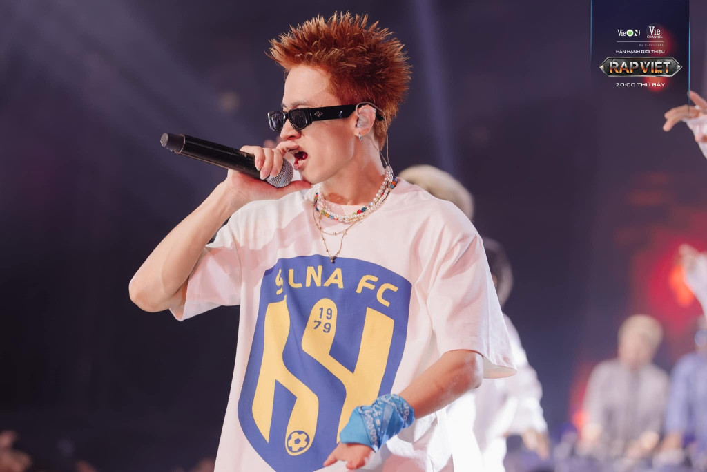 Nam nghệ sĩ SN 1998 quê Nghệ An có ca khúc tỷ view khiến G-Dragon, BTS mê mẩn, thống trị bảng xếp hạng quốc tế- Ảnh 3.