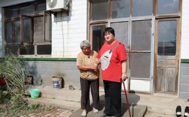 C&acirc;u chuyện cảm động về b&agrave; Xuan v&agrave; con d&acirc;u sau 17 năm chăm s&oacute;c tận t&igrave;nh - Ảnh 2.