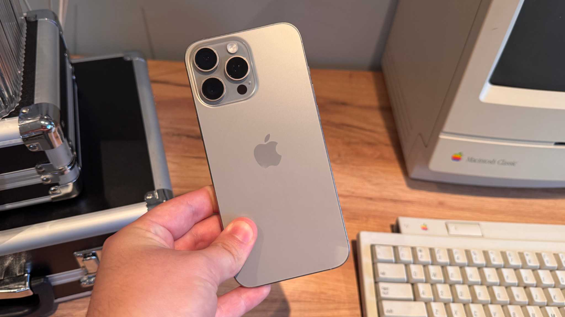 IPhone 16 Pro Max cũ giảm giá mạnh trong năm 2026 , cơ hội mua sắm tuyệt vời - Ảnh 1.