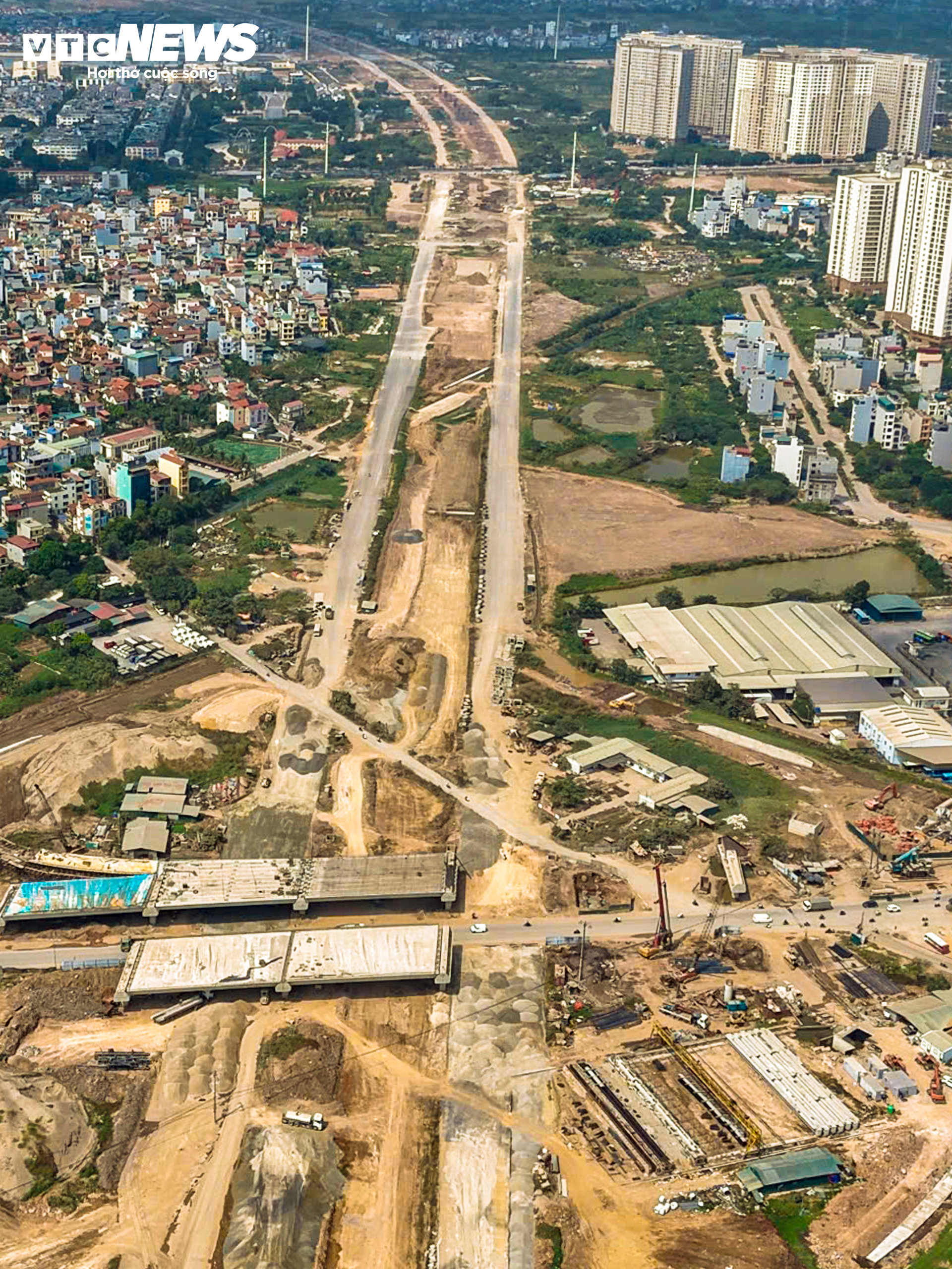 Nút giao Vành đai 4 ở cửa ngõ Tây Nam Hà Nội đang dần hoàn thiện - Ảnh 3.
