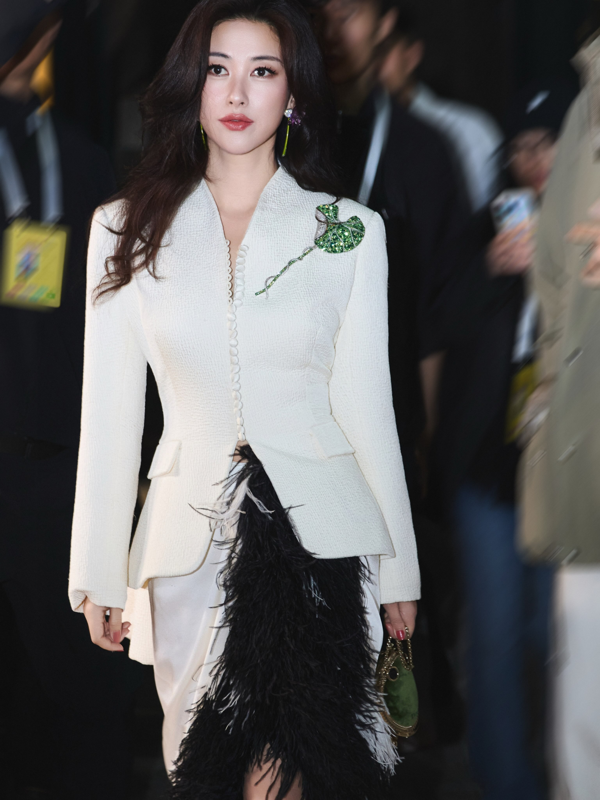 Showbiz mới có mỹ nhân 42 tuổi xứng danh tiểu thư Dior, đẹp cỡ Lưu Diệc Phi cũng phải nhường phần - Ảnh 3.