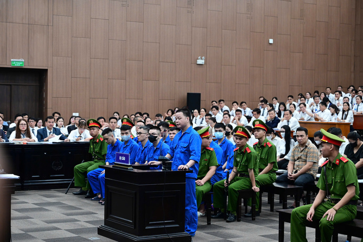 L&ecirc; Khắc Ngọ xin định gi&aacute; lại 143 miếng v&agrave;ng bị thu giữ tại t&ograve;a - Ảnh 1.
