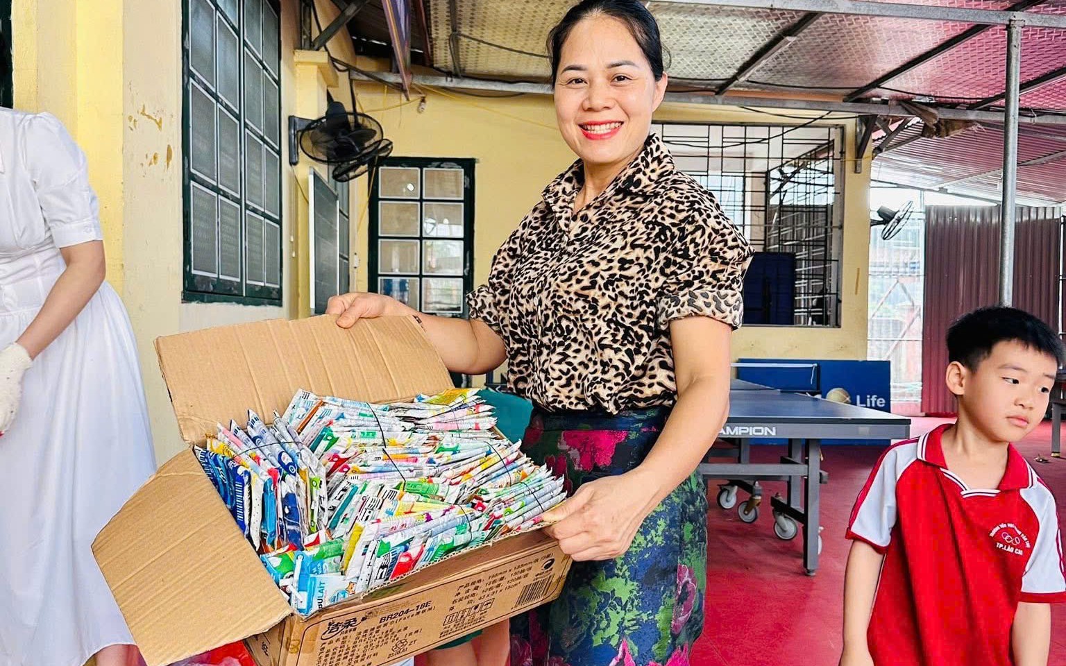 Hơn 51.000 vỏ hộp sữa được học sinh tiểu học gom lại: Điều đặc biệt nhất lại không nằm ở số lượng
