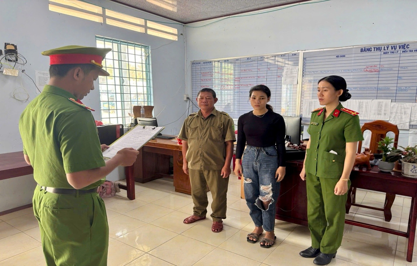 Khởi tố Tăng Thị Ngọc Huyền về tội trộm cắp tài sản Tại An Giang năm 2026 - Ảnh 1. Khởi tố Tăng Thị Ngọc Huyền về tội trộm cắp tài sản Tại An Giang năm 2026 - Ảnh 1.