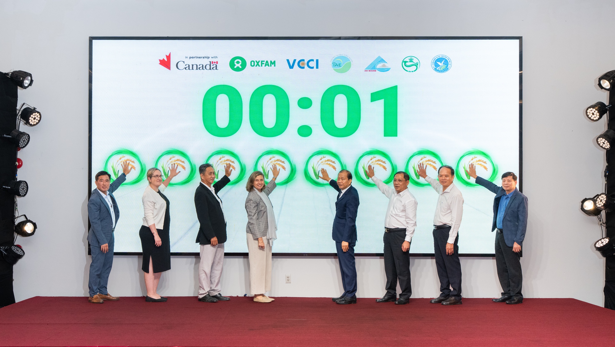 Láng giềng của Mỹ hỗ trợ Việt Nam phát triển