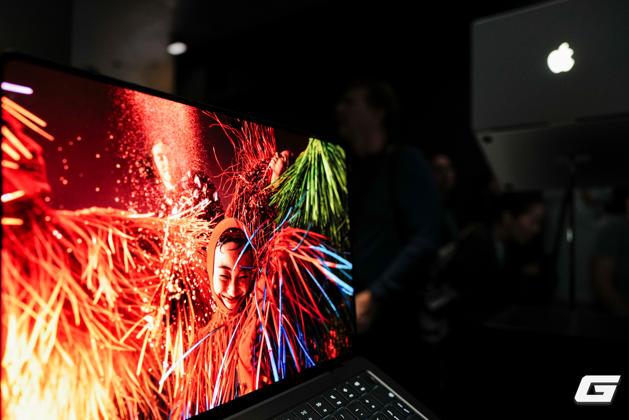 MacBook Pro cảm ứng mới 2026 với màn OLED và Dynamic Island độc đáo - Ảnh 4.