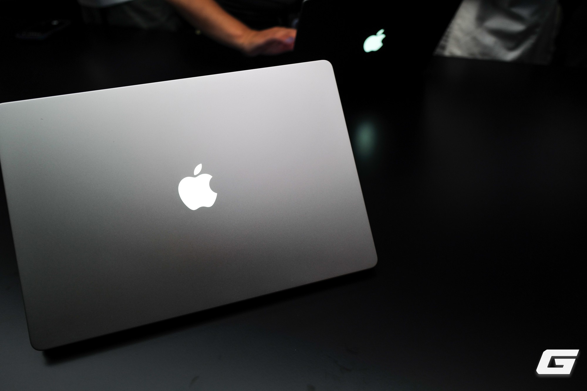 MacBook Pro cảm ứng mới 2026 với màn OLED và Dynamic Island độc đáo - Ảnh 10.