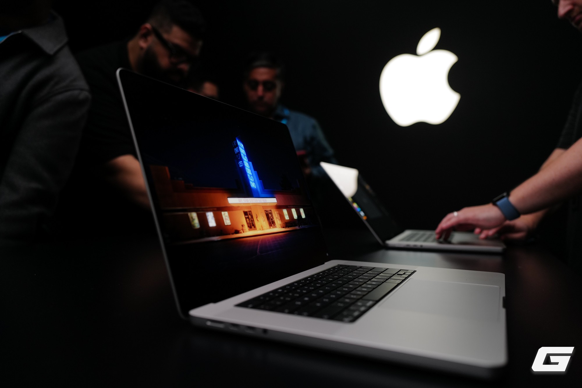 MacBook Pro cảm ứng mới 2026 với màn OLED và Dynamic Island độc đáo - Ảnh 15.