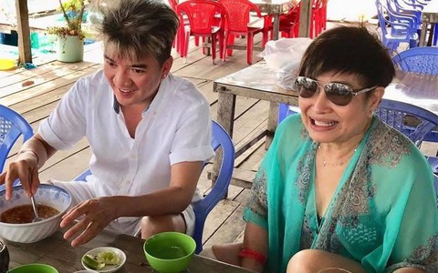 Vợ cũ hơn 17 tuổi nhắn gửi Đ&agrave;m Vĩnh Hưng: "Chị ch&uacute;c em thật nhiều sức khỏe" - Ảnh 2.