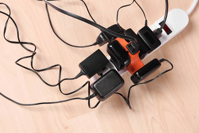 Bạn mất tiền oan cho h&oacute;a đơn điện do những thiết bị chạy ngầm n&agrave;y - Ảnh 4.
