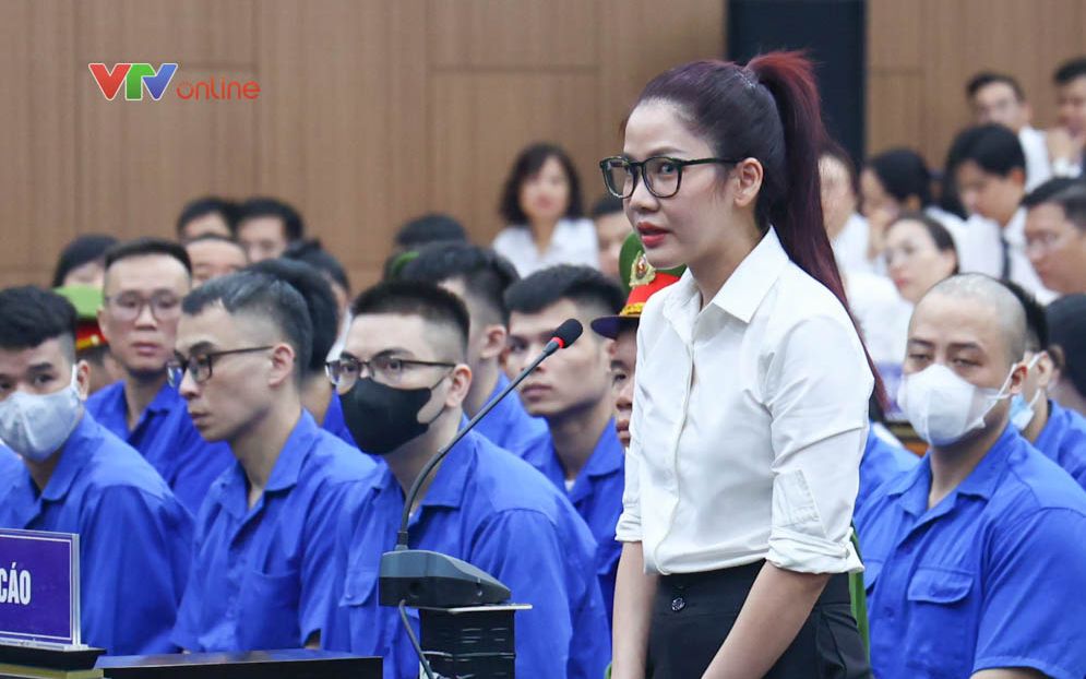 Bạn gái Phó Đức Nam khai cất giữ triệu USD và vàng tại nhà trong vụ án rửa tiền - Ảnh 1.