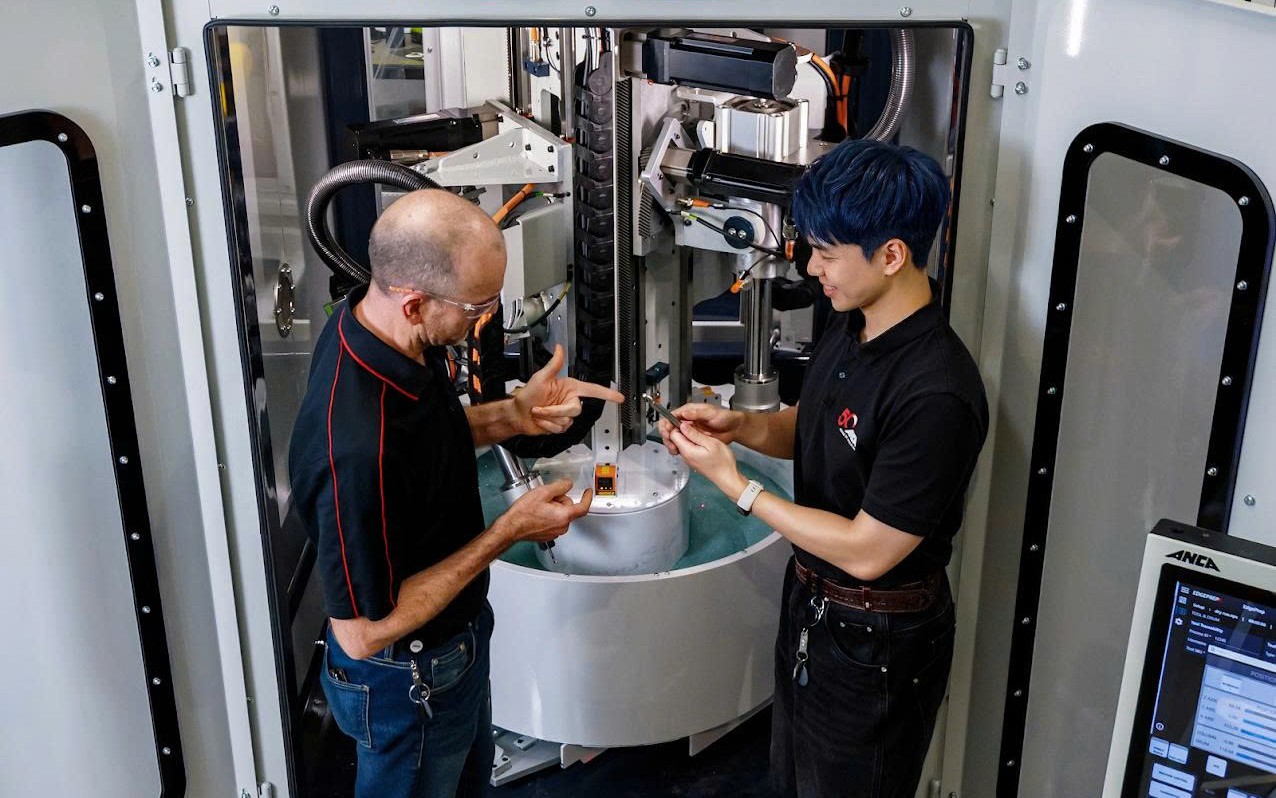 Trung Quốc chi hàng chục tỷ đồng tiền thưởng để săn nhân tài: Nếu không đua được bằng tiền, Việt Nam lấy gì để thu hút?