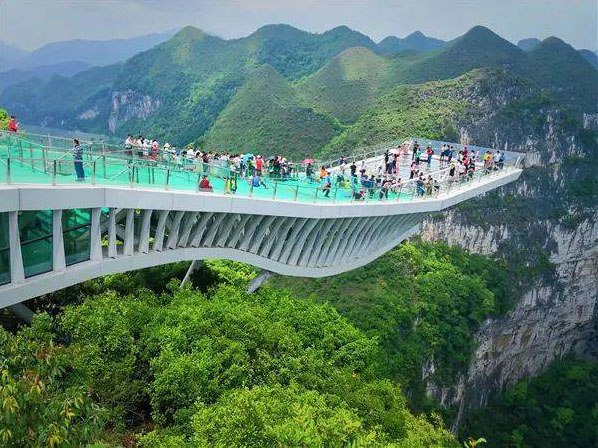 Ph&aacute;t hiện hố sụt khổng lồ ở nước l&aacute;ng giềng Việt Nam, s&acirc;u hơn 600 m v&agrave; c&oacute; cả rừng nguy&ecirc;n sinh b&ecirc;n dưới - Ảnh 6.