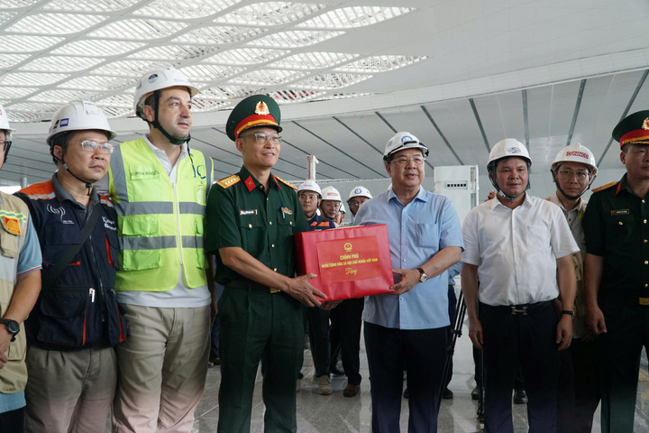 Ph&oacute; Thủ tướng Thường trực kiểm tra tiến độ dự &aacute;n s&acirc;n bay Long Th&agrave;nh 2026 - Ảnh 3.