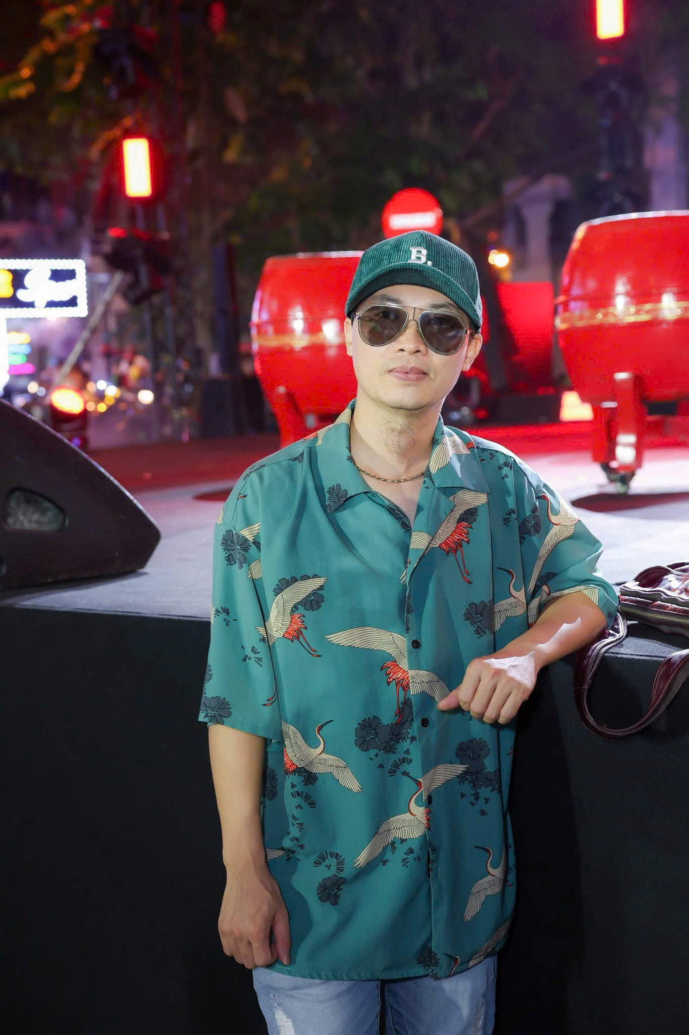 Đạo diễn Vạn Nguyễn đưa văn hóa Việt lên sân khấu bằng ngôn ngữ đương đại - Ảnh 1. Đạo diễn Vạn Nguyễn đưa văn hóa Việt lên sân khấu bằng ngôn ngữ đương đại - Ảnh 1.