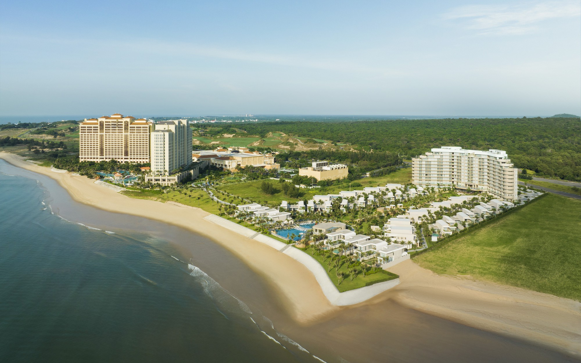 Cách TP HCM 120 km, resort hơn 4 tỷ USD của Việt Nam liên tiếp được vinh danh, bên trong có casino
