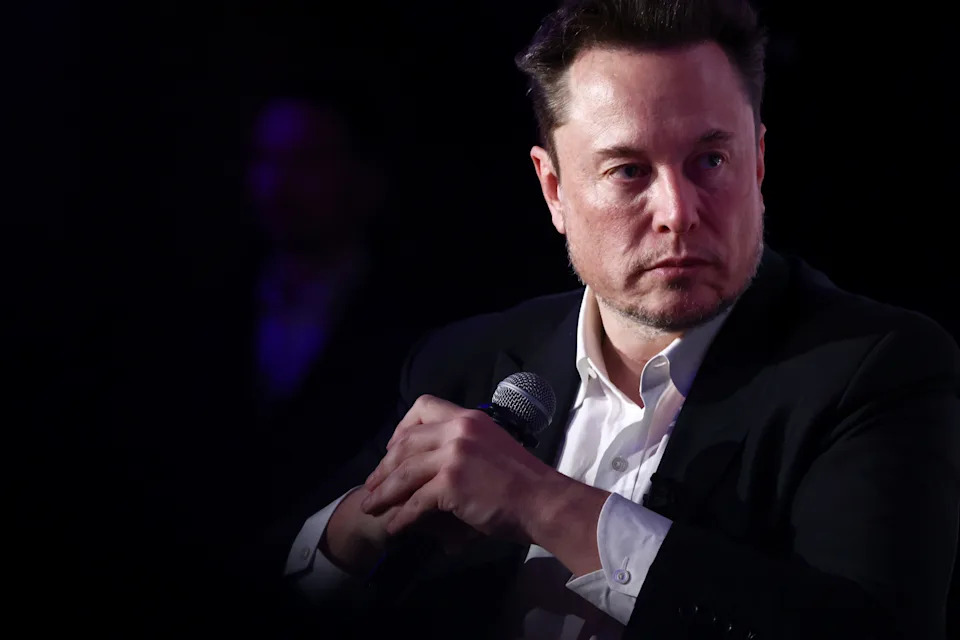Lối sống kỳ quặc của Elon Musk - Ảnh 3.