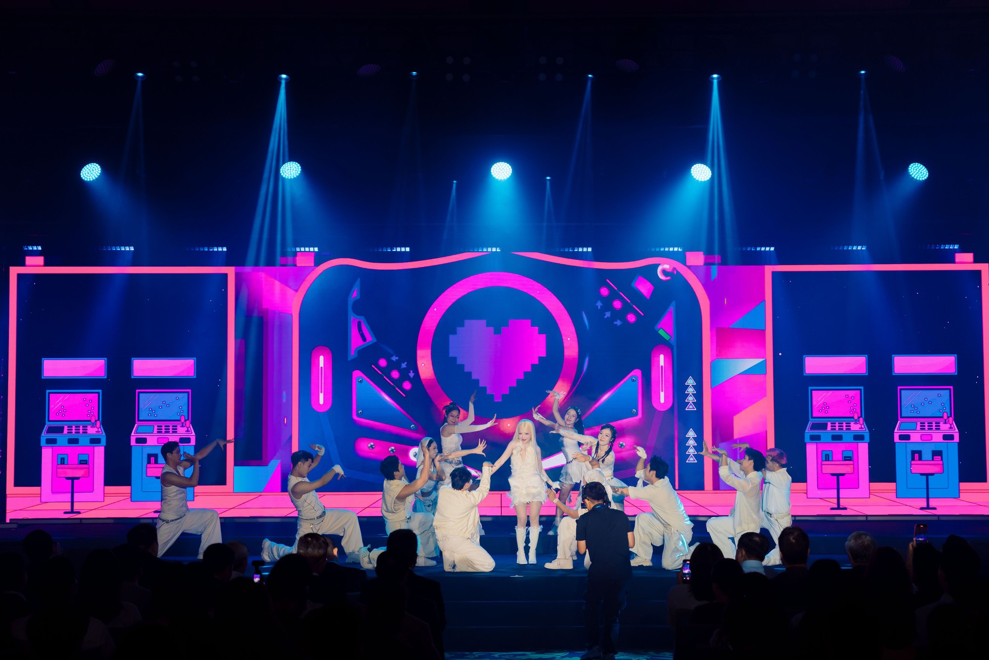 Gala Better Choice Awards 2026: &Acirc;m nhạc , &aacute;nh s&aacute;ng v&agrave; c&ocirc;ng nghệ h&ograve;a quyện trong một đ&ecirc;m tuyệt vời - Ảnh 4.