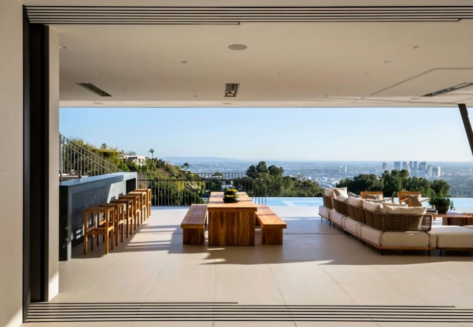 Ngôi nhà 780 tỷ của nữ tỷ phú Lucy Guo tại Los Angeles - Ảnh 3. Ngôi nhà 780 tỷ của nữ tỷ phú Lucy Guo tại Los Angeles - Ảnh 3.