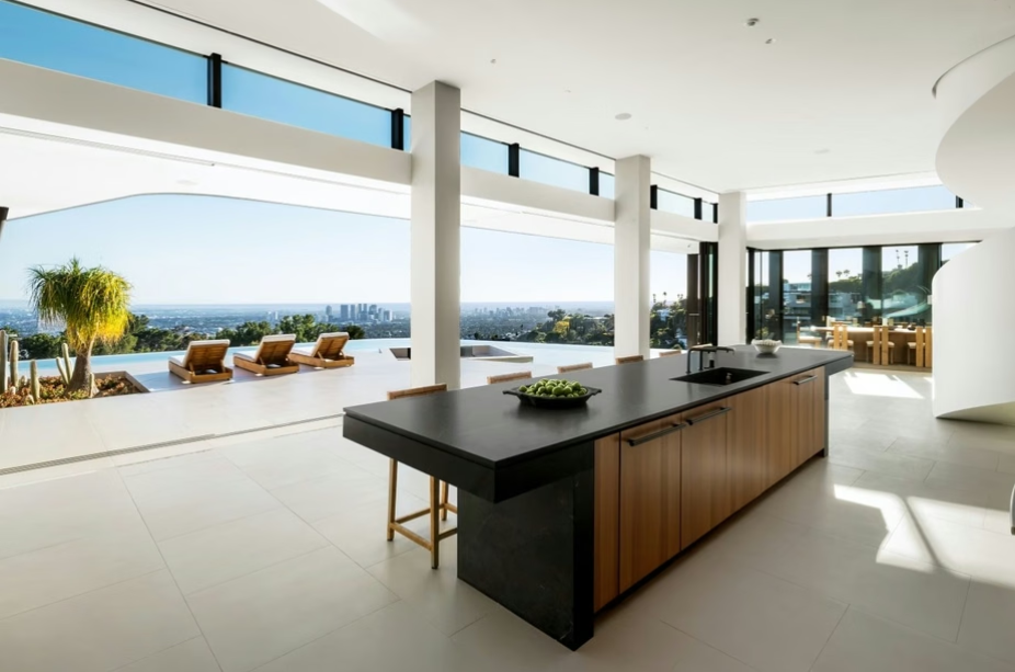 Ngôi nhà 780 tỷ của nữ tỷ phú Lucy Guo tại Los Angeles - Ảnh 9. Ngôi nhà 780 tỷ của nữ tỷ phú Lucy Guo tại Los Angeles - Ảnh 9.