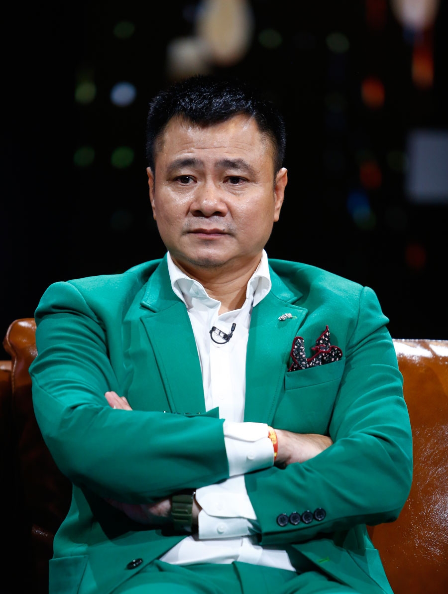 NSND Tự Long mang h&agrave;m Đại t&aacute; v&agrave; cuộc sống vi&ecirc;n m&atilde;n B&ecirc;n vợ k&eacute;m 12 tuổi ở H&agrave; Nội - Ảnh 1.
