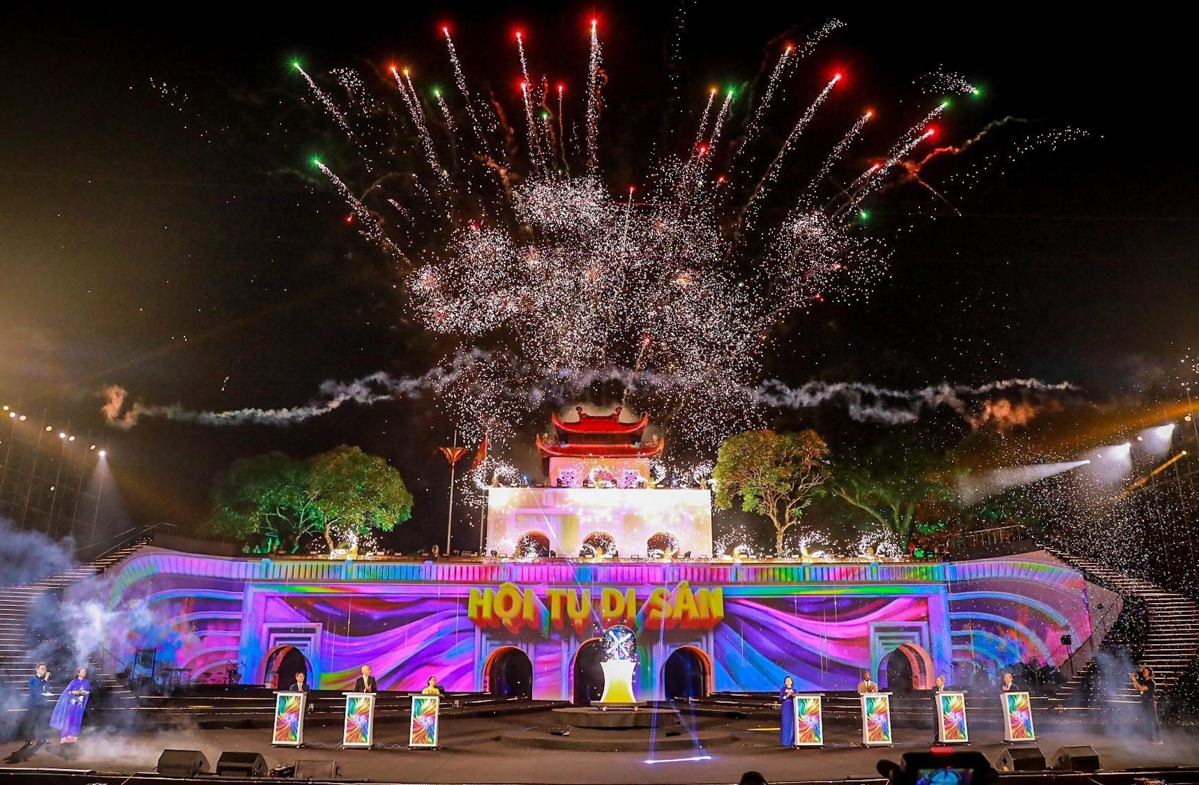 - Ảnh 77. - Ảnh 77.