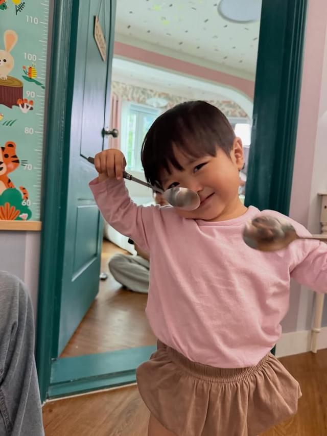 Những em b&eacute; được &ocirc;ng b&agrave; khen &ldquo;c&oacute; ph&uacute;c&rdquo; thường c&oacute; 5 đặc điểm n&agrave;y - Ảnh 1.