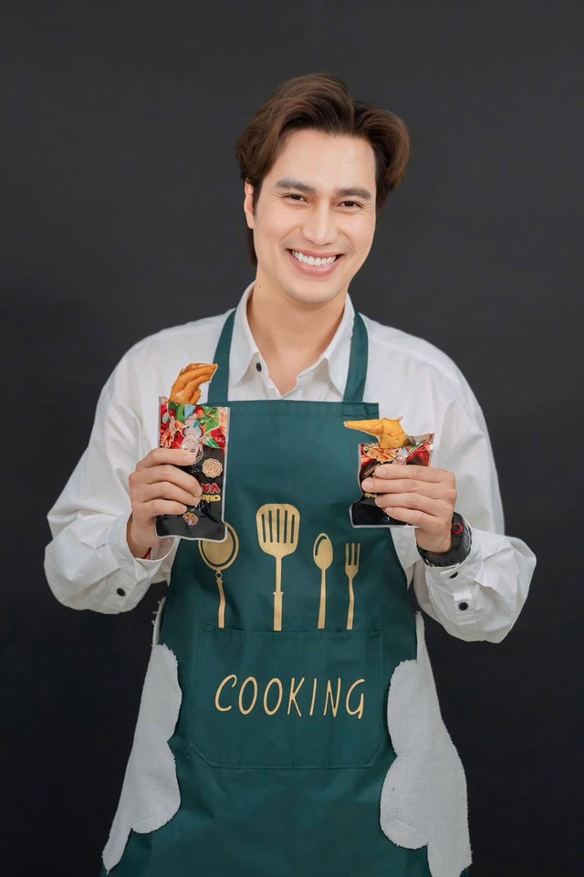 Nam thần VFC b&aacute;n ch&acirc;n g&agrave; ở H&agrave; Nội- Ảnh 3.