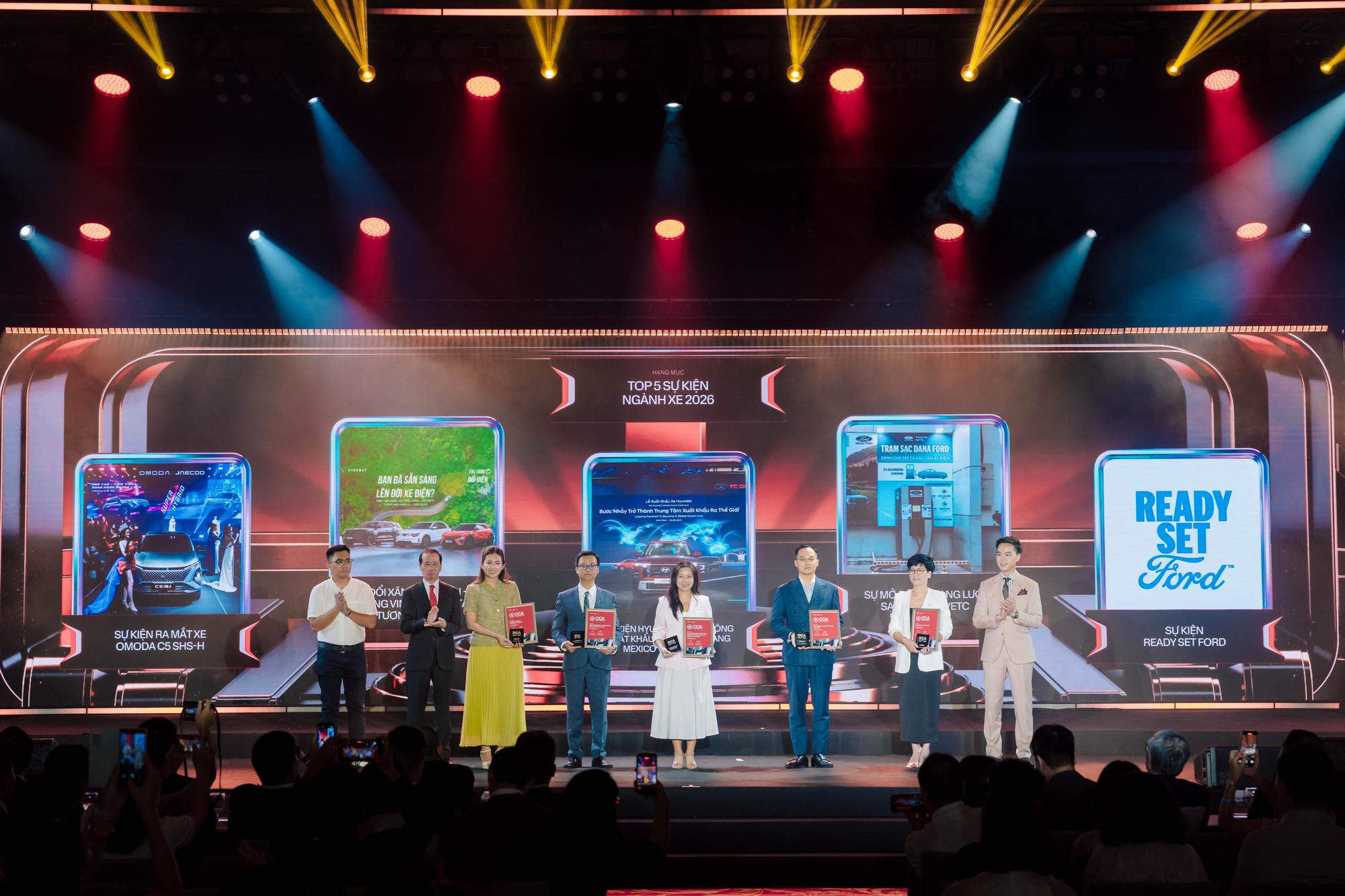 Toàn cảnh Gala Car Choice Awards 2026: Kỷ nguyên xe xanh và những ‘địa chấn’ mới - Ảnh 1.