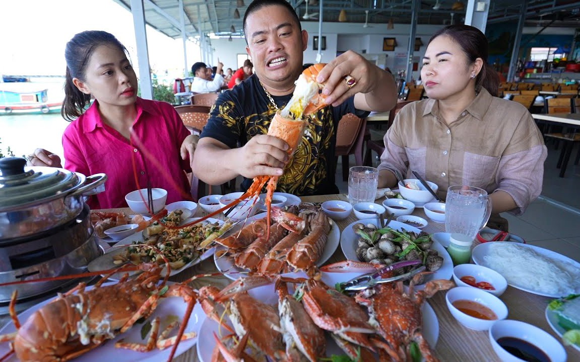 Giải pháp "chống chặt chém" khi ăn hải sản ở điểm du lịch
