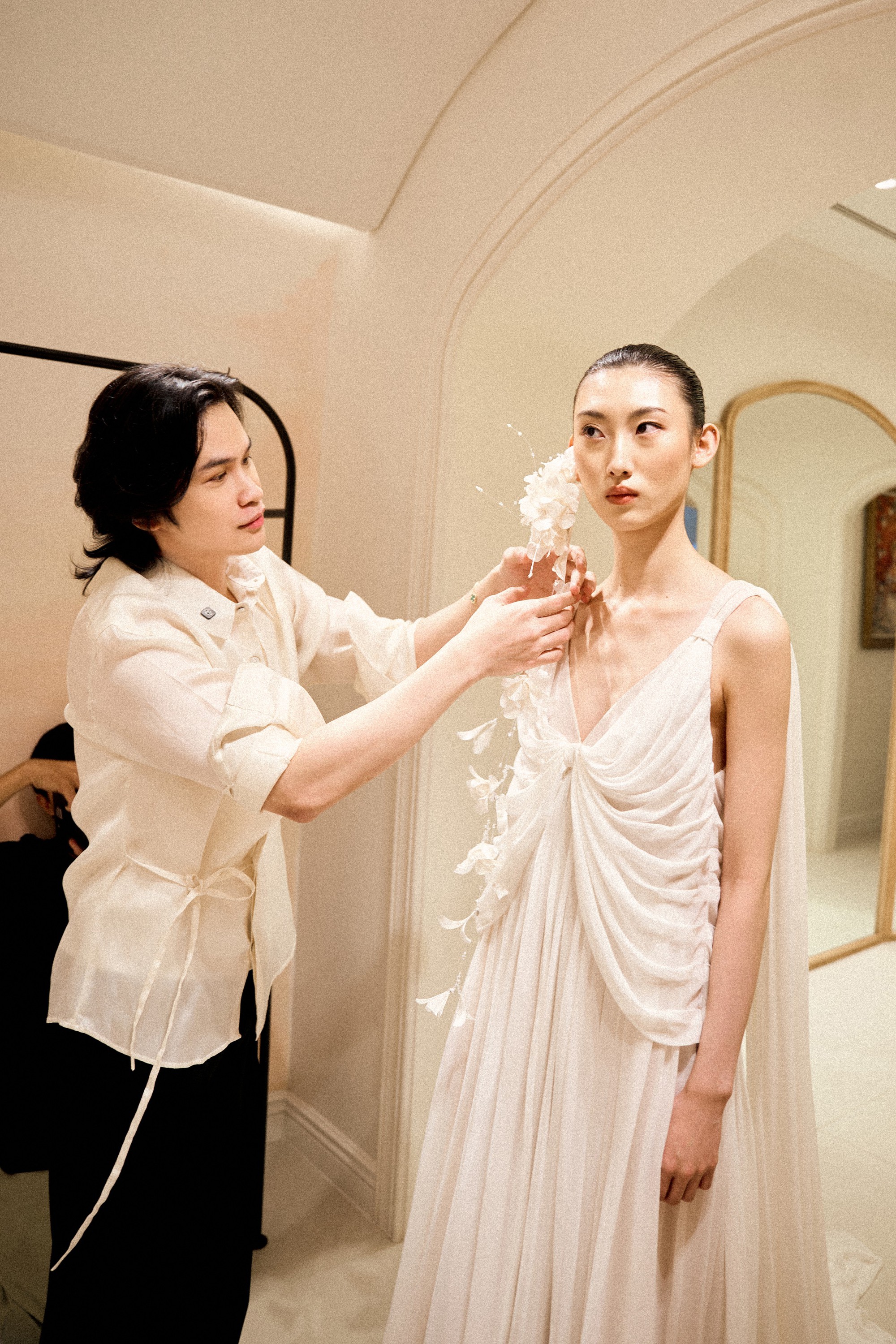Hậu duệ triều Nguyễn mang 31 thiết kế đến Paris: &ldquo;Với t&ocirc;i, Huế l&agrave; nguồn cảm hứng kh&ocirc;ng bao giờ cạn&rdquo; - Ảnh 8.