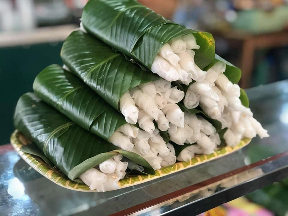 Việt Nam c&oacute; loại b&aacute;nh cuốn cầm tay kh&ocirc;ng d&iacute;nh, nh&agrave; c&oacute; điều kiện mới được ăn - Ảnh 12.